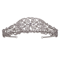 Tiara Novia Fiorella...