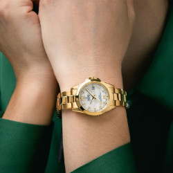 Reloj Festina Mujer Dorado F20050/1 Swiss Made Acero Nácar