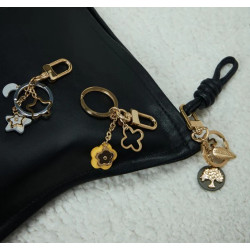Llavero Viceroy  de mujer en acero IP dorado con estrellas y luna  75414l01012