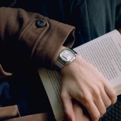 Reloj Casio AQ-240E-7AEF Analógico Digital Retro Acero Hora Dual