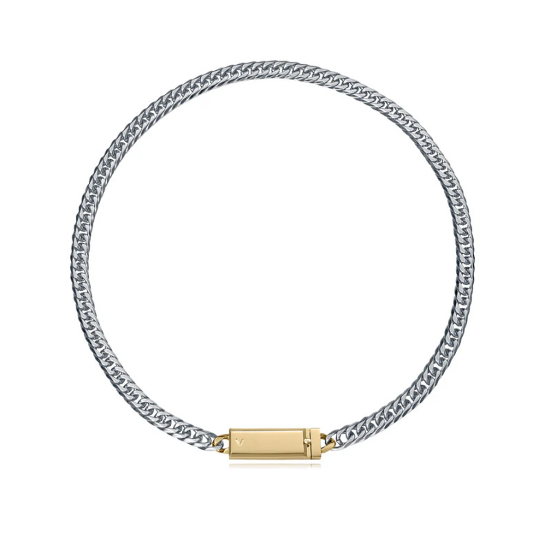 Collar Abraham Mateo de Cadena de Acero con Placa IP Dorado y Líneas Limpias