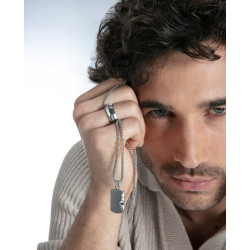 Collar de Hombre de Acero IP Gris con Cadena Ajustable y Cruz Colgante de Líneas Sobrias