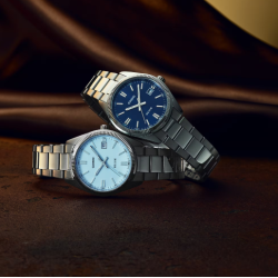 Casio UTP-1302PD-2A2V: Estilo Metálico y Sofisticación Urbana