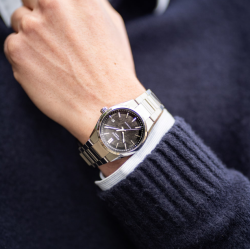 CASIO EDIFICE EFK-110D-1A · Automático y Sofisticado